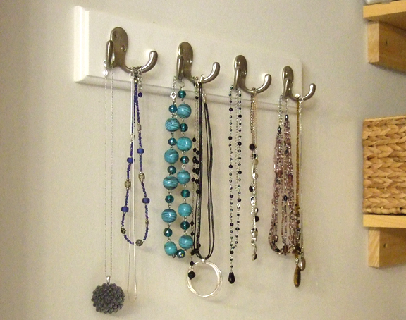 How do you store/organize your jewelry (and tips for something cat